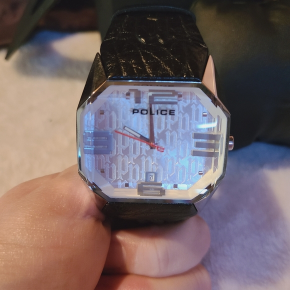 Police Unique Men's Watch - Picture 11 of 13